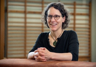 Dr Natalie Barker-Ruchti