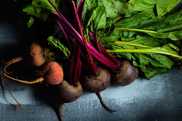 Five beetroot vegetables bunched together - pic by Christina-Rumpf on Unsplash