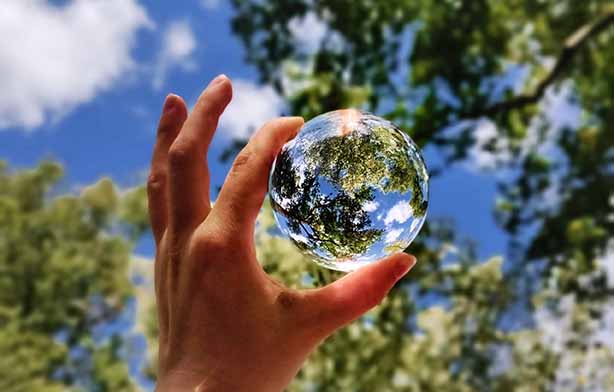 Climate Change 2 - pic by Margot-Richard on Unsplash