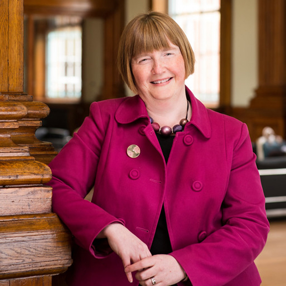 Headshot of Dr Helen O'Keeffe